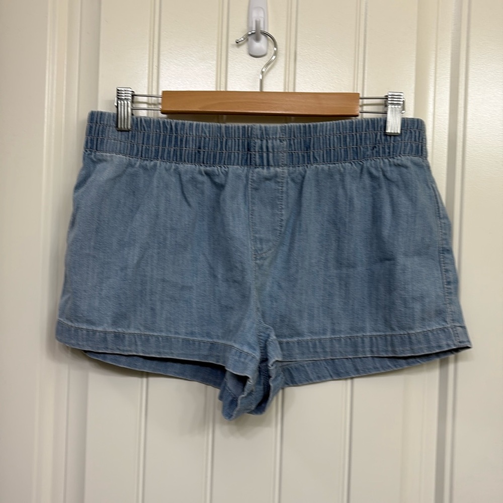 Old Navy Women’s Pull-On‎ Drapey Surf’s Up Shorts (Size Medium)
